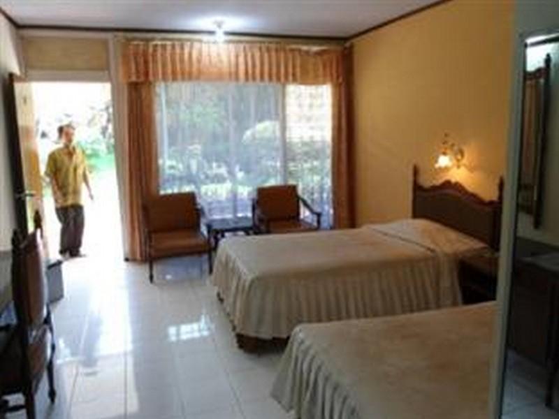 Hotel Safari Jembel Esterno foto